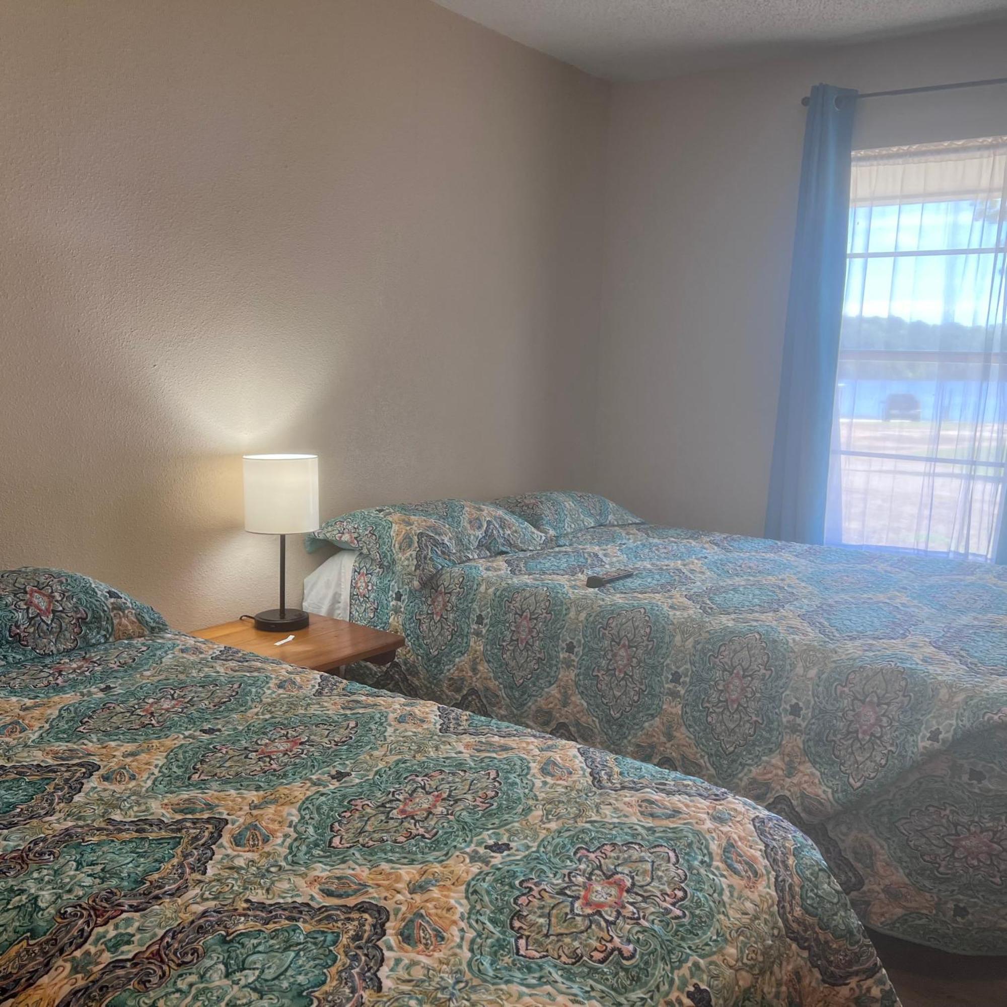 Hemphill Alpine Lakeside Motel Room Backside מראה חיצוני תמונה