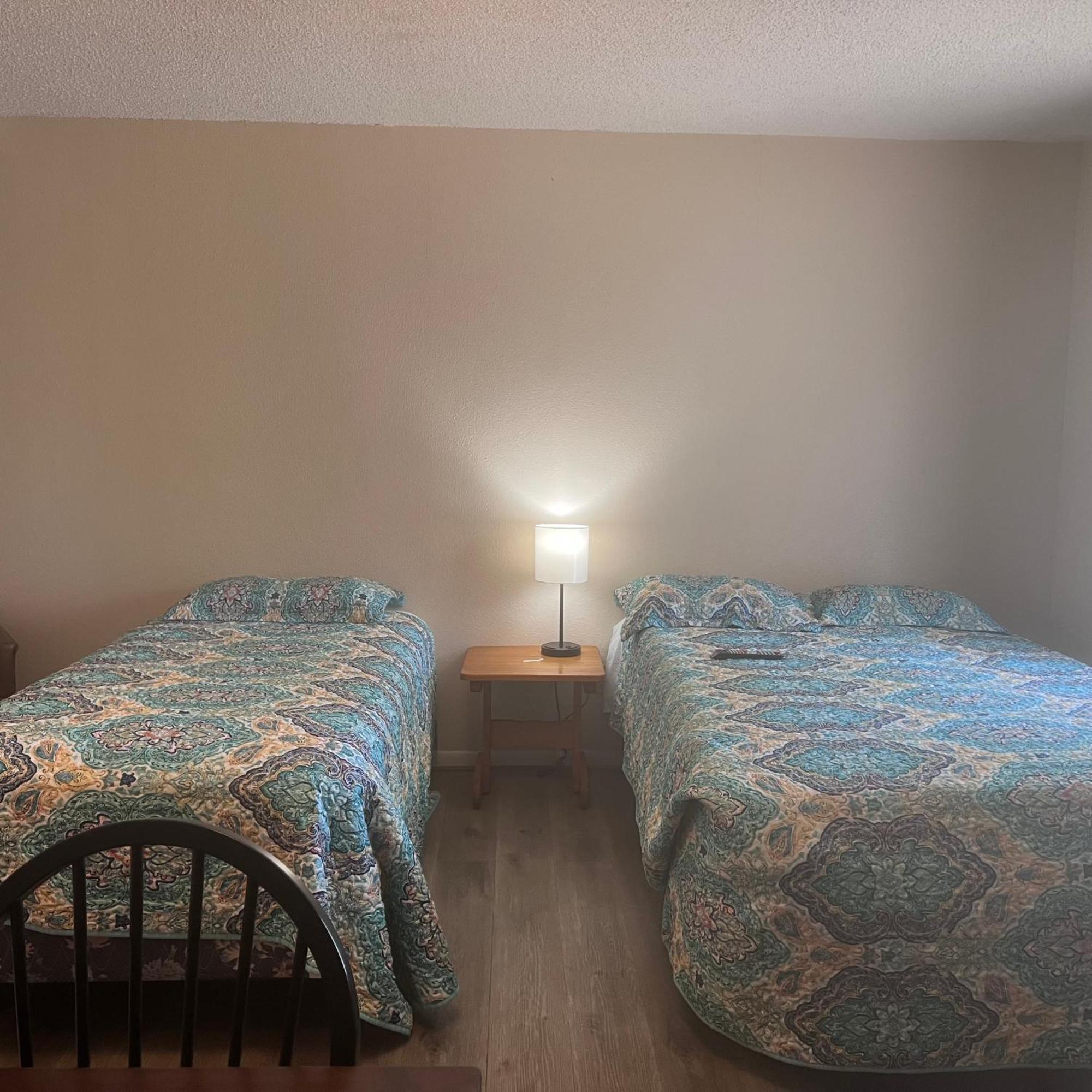 Hemphill Alpine Lakeside Motel Room Backside מראה חיצוני תמונה